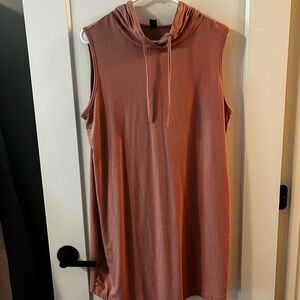 Sleeveless Hooded Dress in Peach